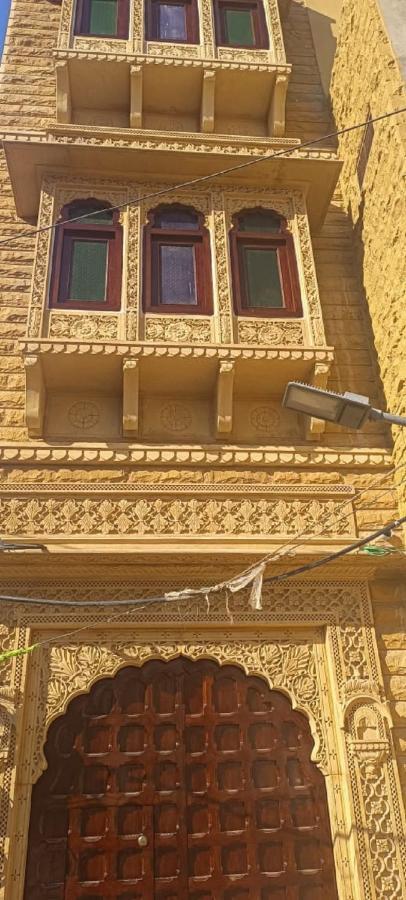 ホテル Hinduja Haveli Gulab Sagar ジョードプル エクステリア 写真