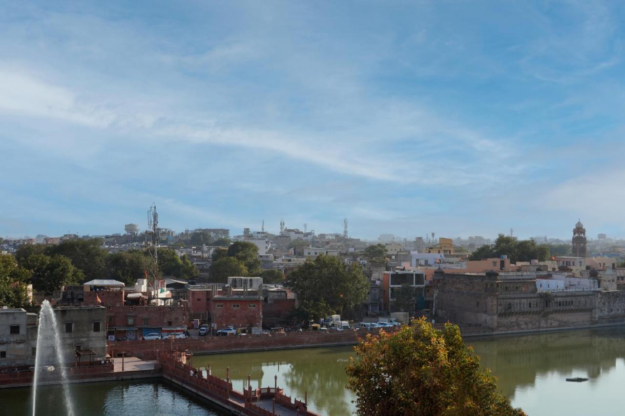 ホテル Hinduja Haveli Gulab Sagar ジョードプル エクステリア 写真