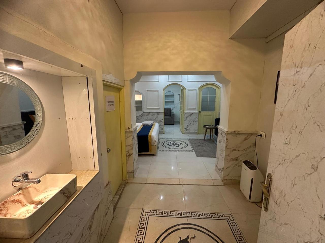 ホテル Hinduja Haveli Gulab Sagar ジョードプル エクステリア 写真