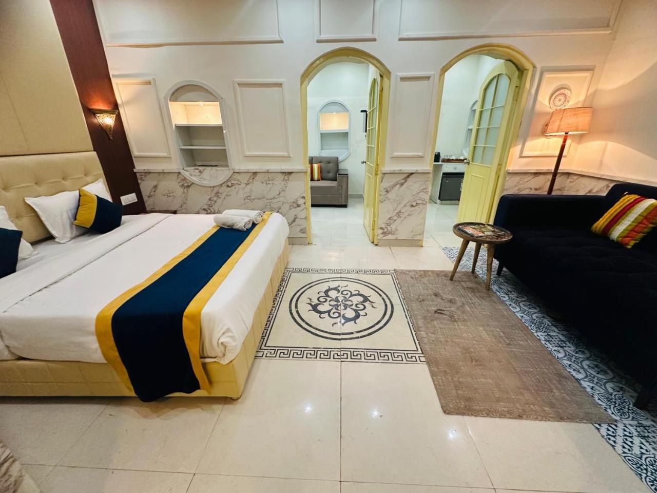 ホテル Hinduja Haveli Gulab Sagar ジョードプル エクステリア 写真
